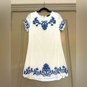 Lulu’s Tale to Tell Blue and Ivory Embroidered Shift Dress